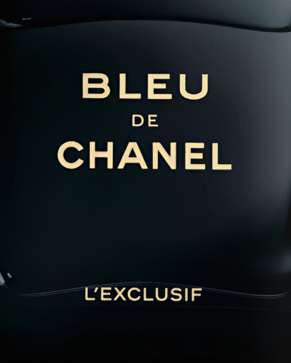 Detalle del frasco de Bleu de Chanel L'Exclusif
