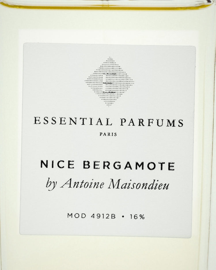 Detalle de la etiqueta de Nice Bergamote de Essential Parfums