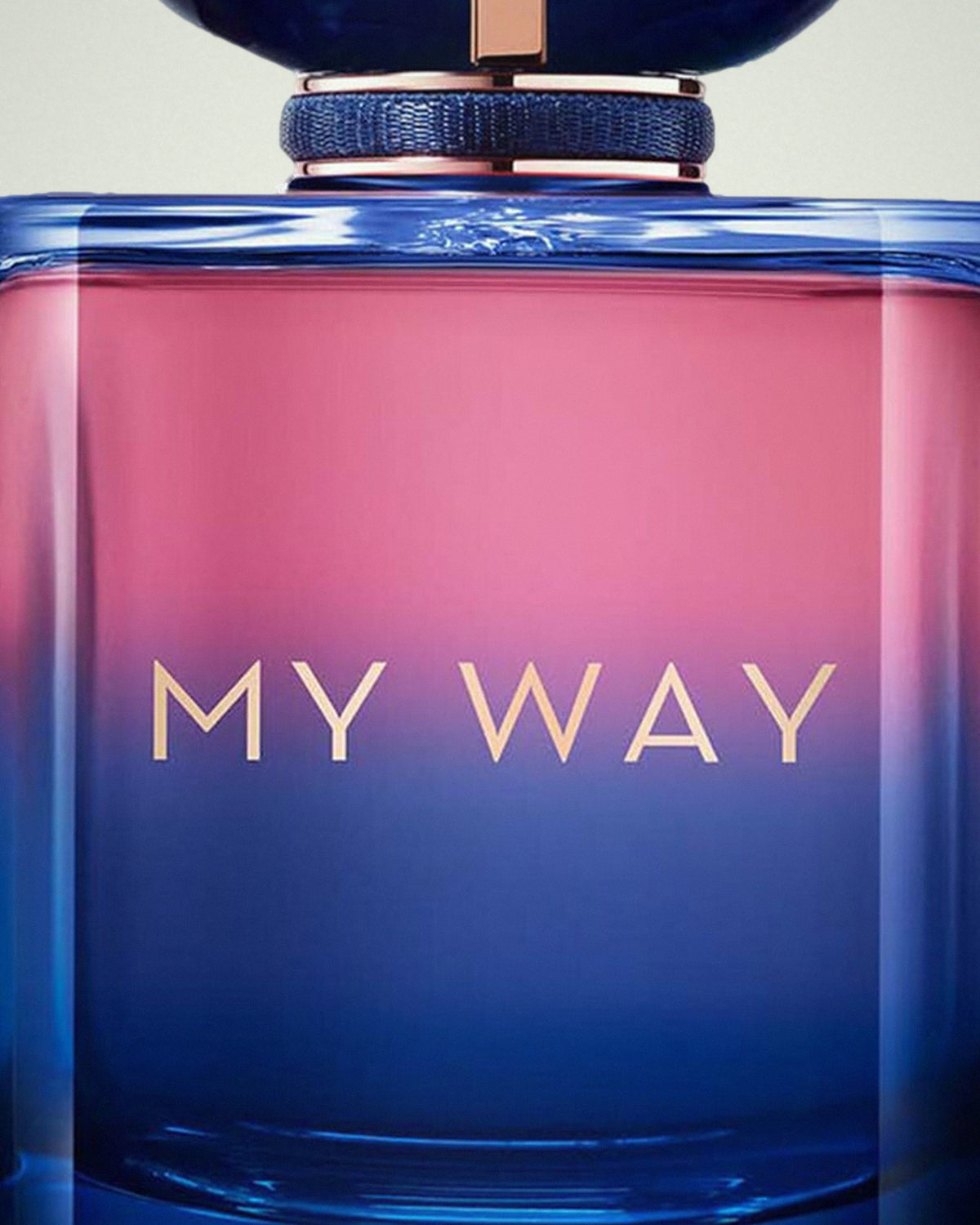 Detalle del frasco de My Way Parfum de Giorgio Armani