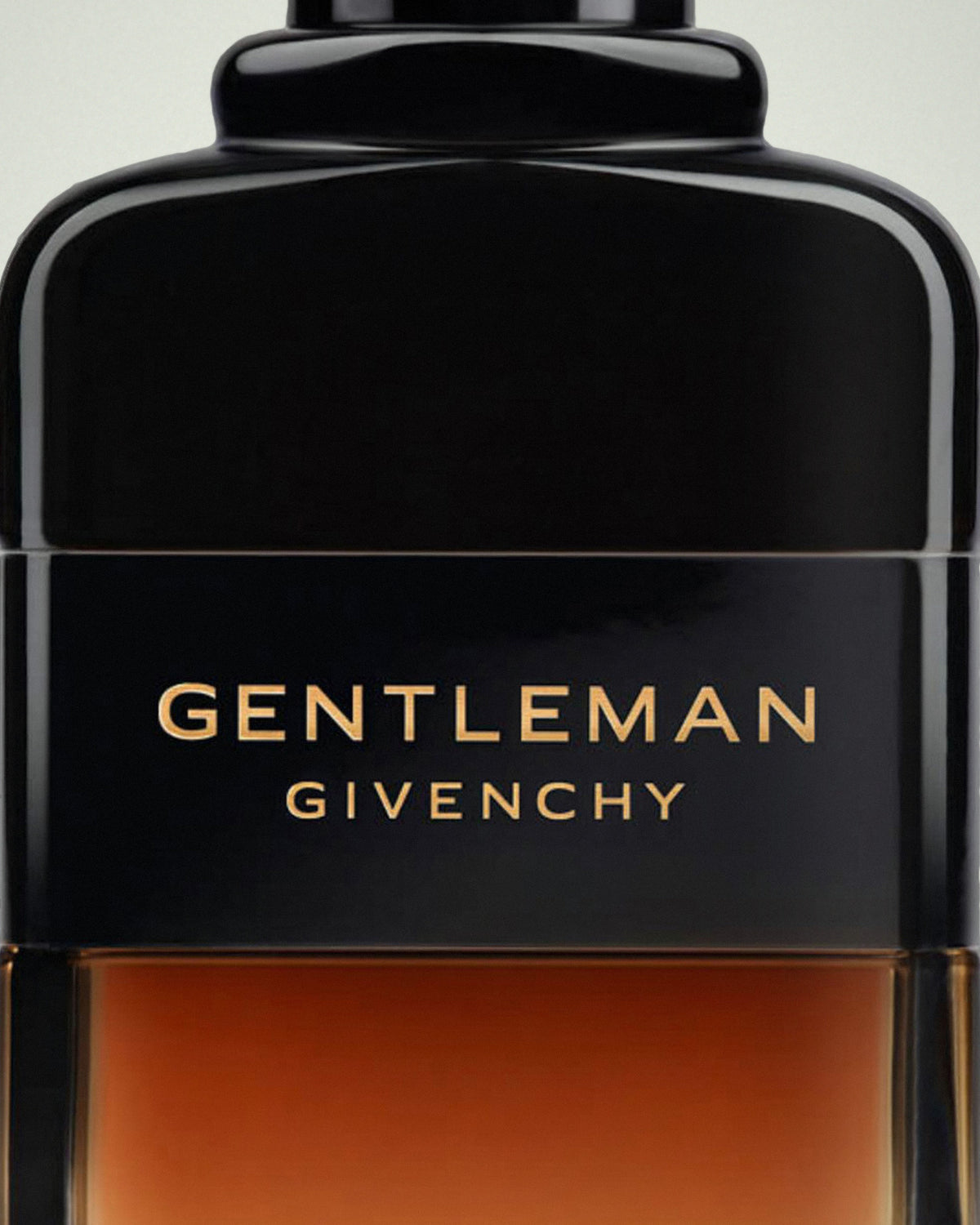Detalle del frasco de Gentleman Réserve Privée de Givenchy
