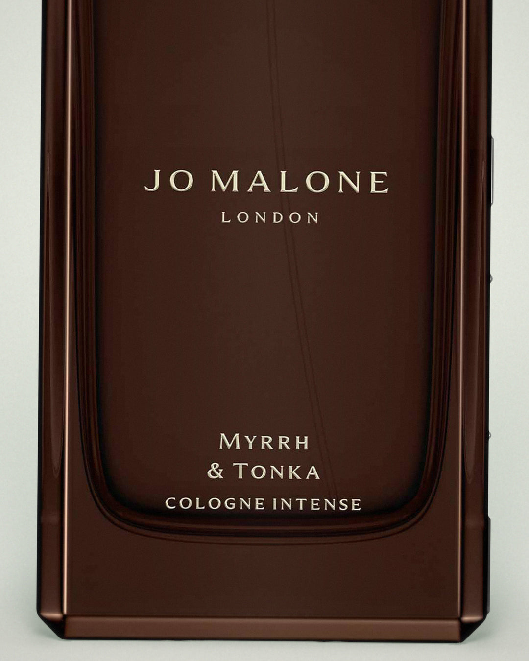 Detalle de la etiqueta de Myrrh &amp; Tonka de Jo Malone