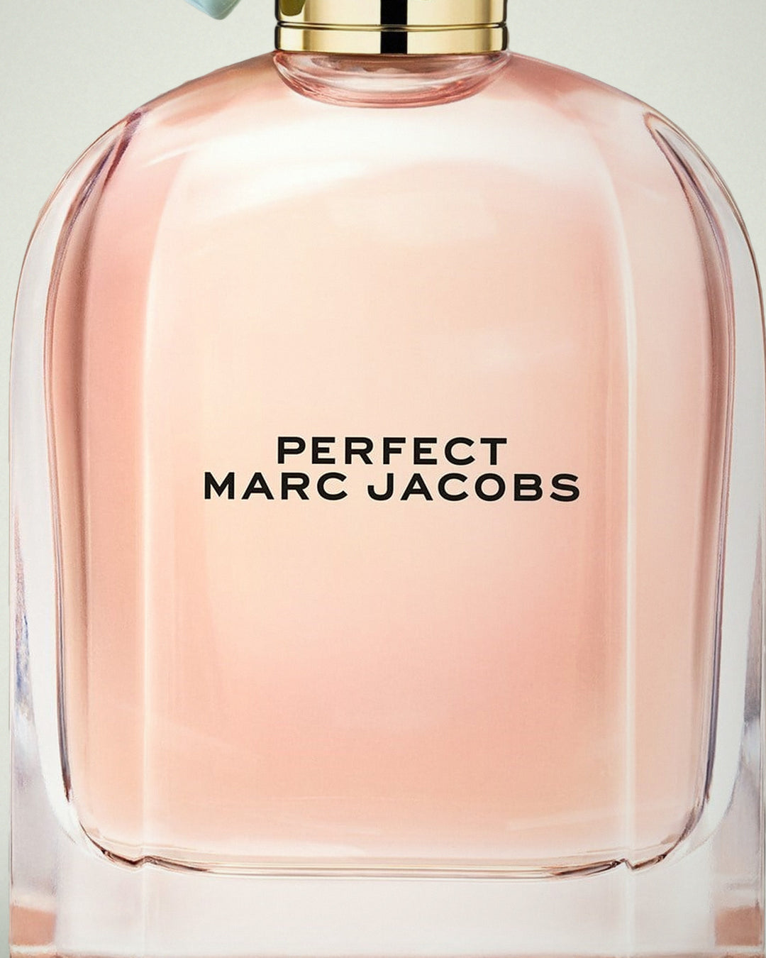 Detalle del frasco de Perfect de Marc Jacobs