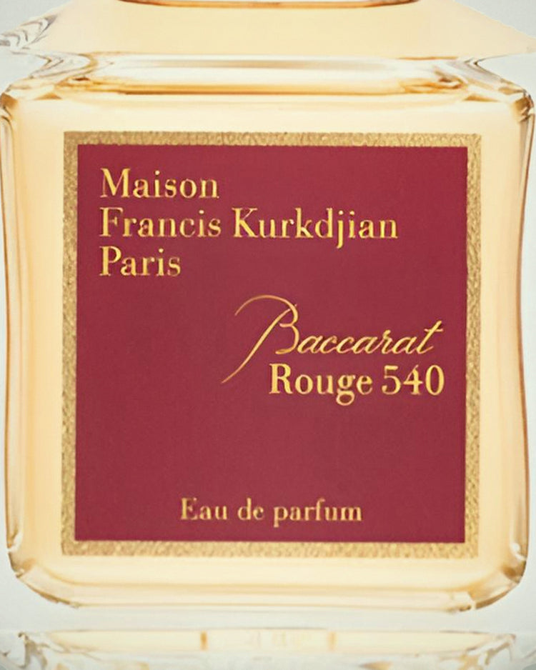 Detalle de la etiqueta de Baccarat Rouge 540 de Maison Francis Kurkdjian
