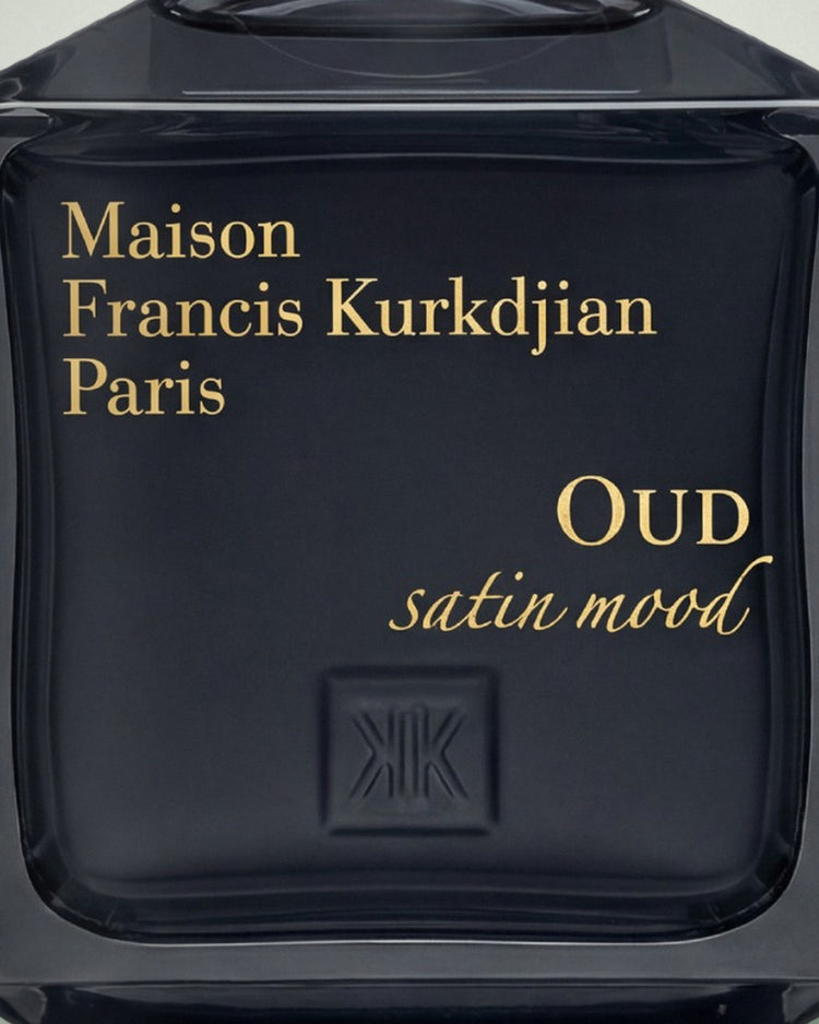 Detalle del frasco de Oud Satin Mood de Maison Francis Kurkdjian