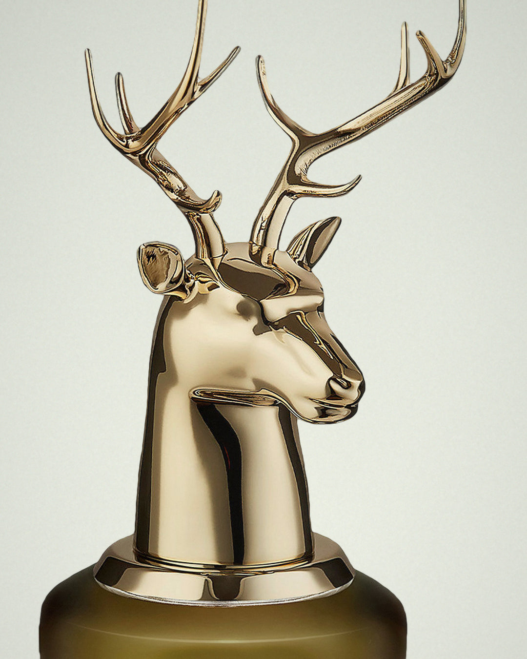 Detalle de la tapa de The Tragedy of Lord George de Penhaligon&