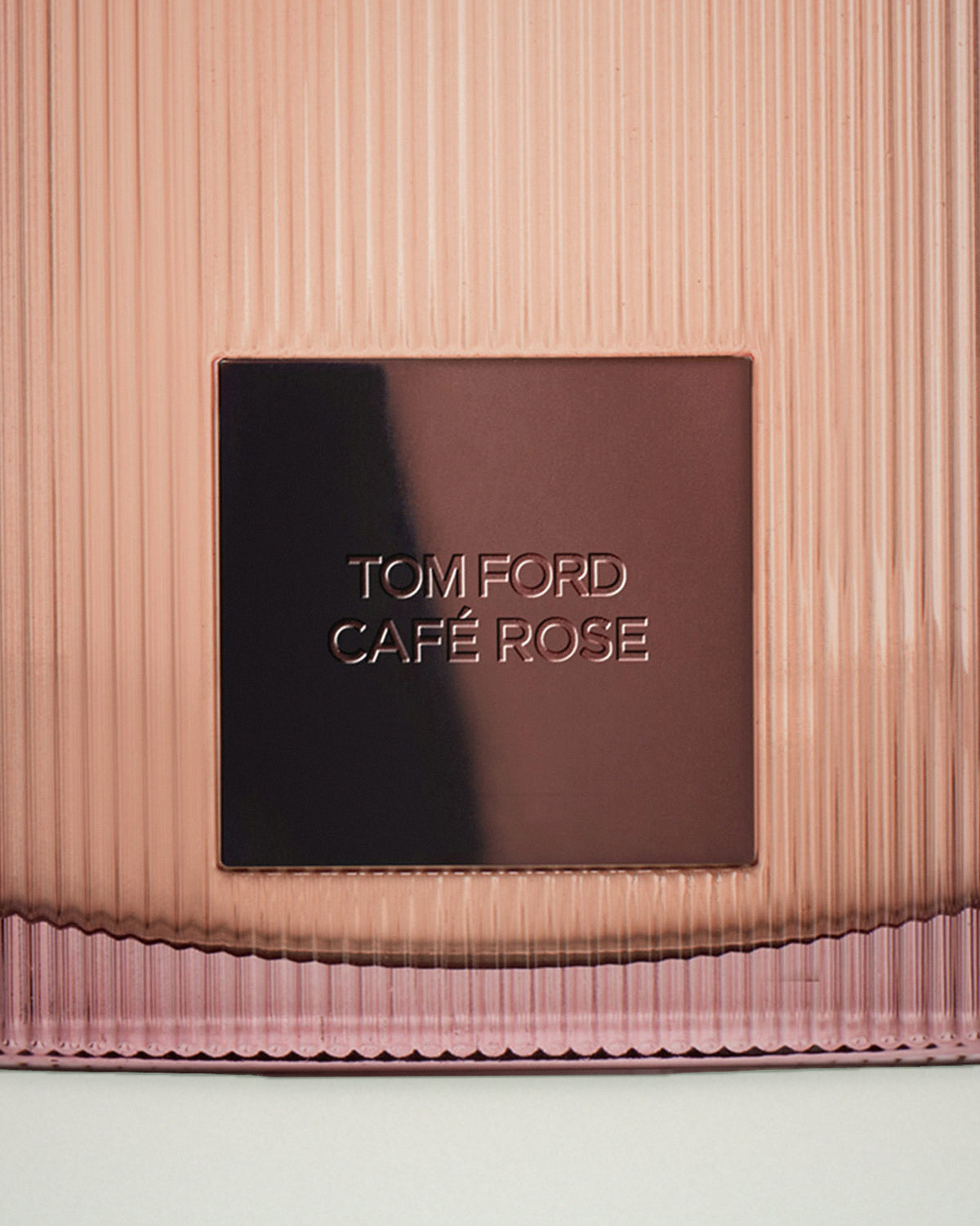 Detalle de la etiqueta de Café Rose de Tom Ford