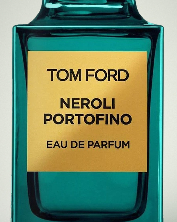 Detalle de la etiqueta de Neroli Portofino de Tom Ford