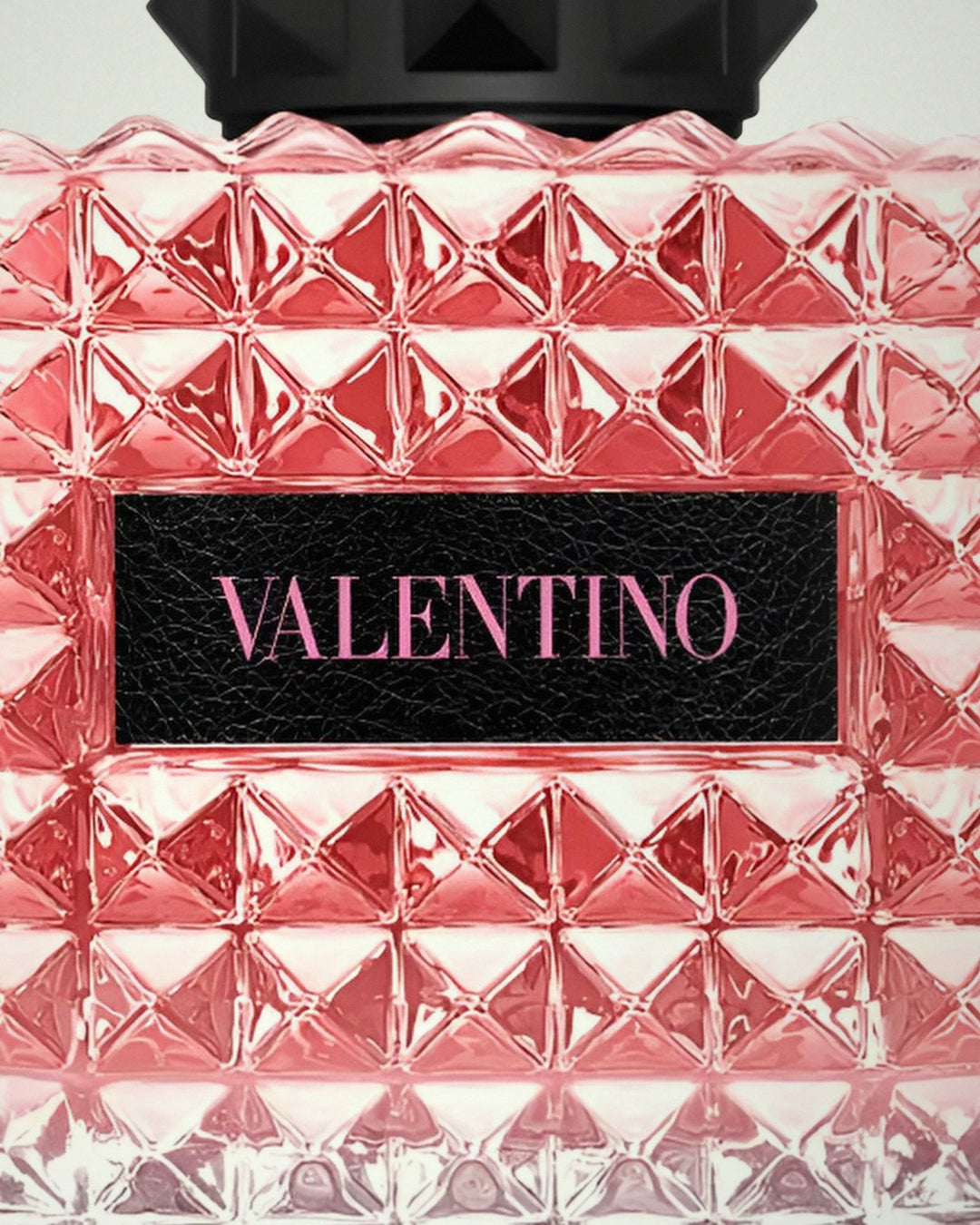 Detalle de la etiqueta de Valentino Donna Born in Roma
