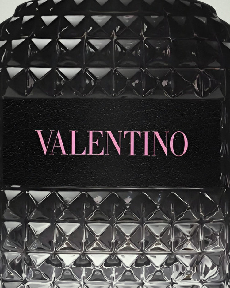 Detalle de la etiqueta de Valentino Uomo Born in Roma
