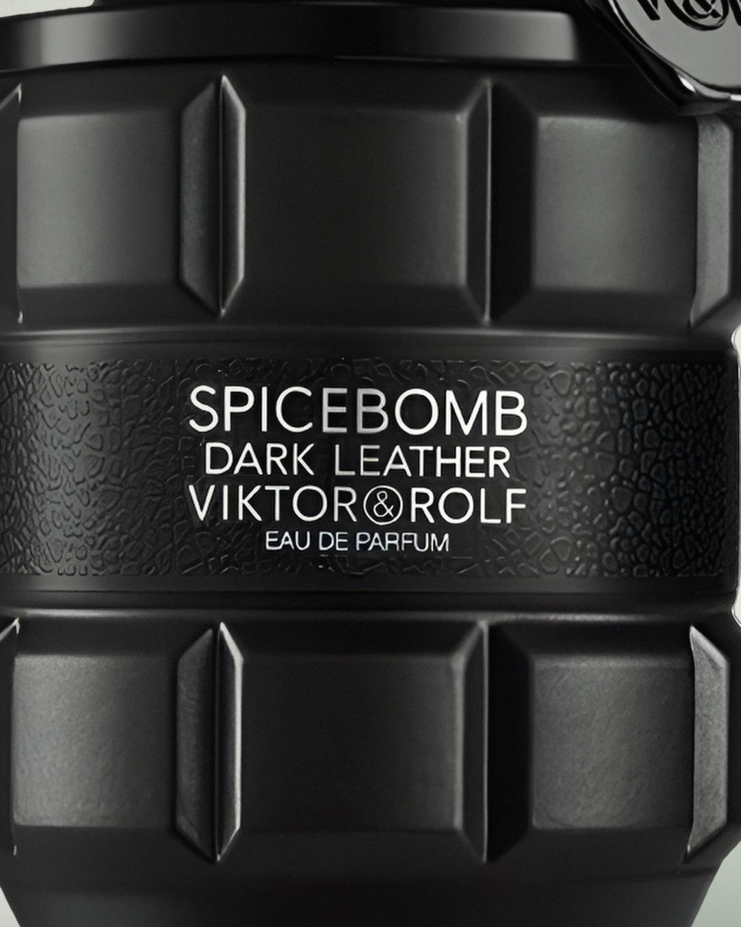 Detalle del frasco de Spicebomb Dark Leather de Viktor&amp;Rolf