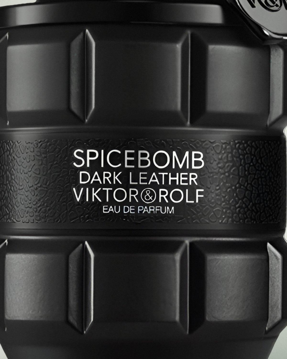 Detalle del frasco de Spicebomb Dark Leather de Viktor&Rolf