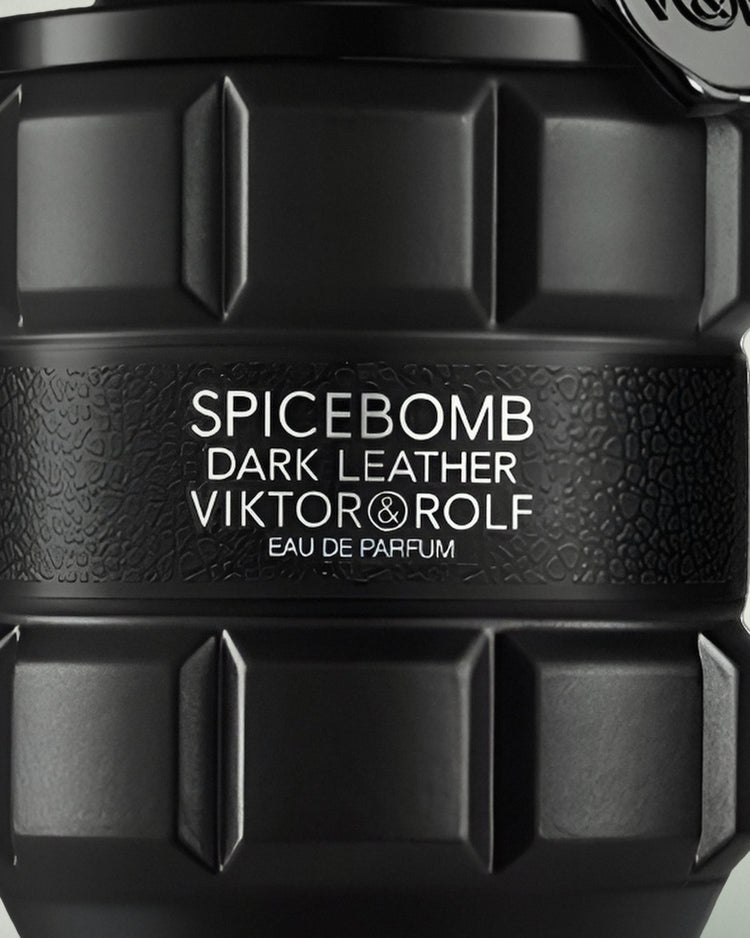 Detalle del frasco de Spicebomb Dark Leather de Viktor&Rolf